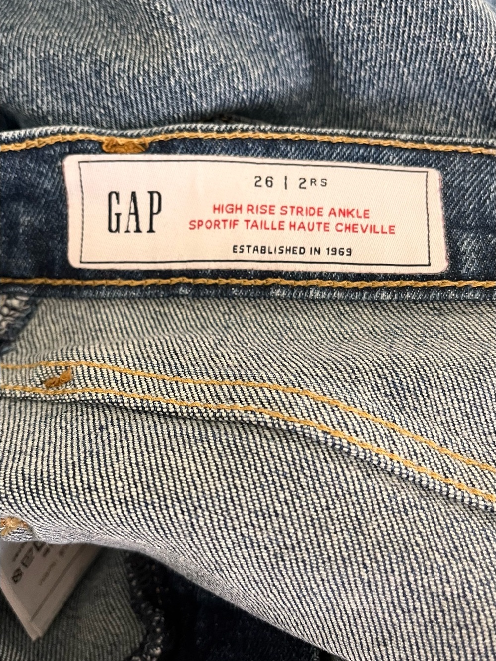 GAP Women’s High-Rise Stride Ankle Jeans Medium Indigo Size 26‎ Frayed Hem - Picture 3 of 11